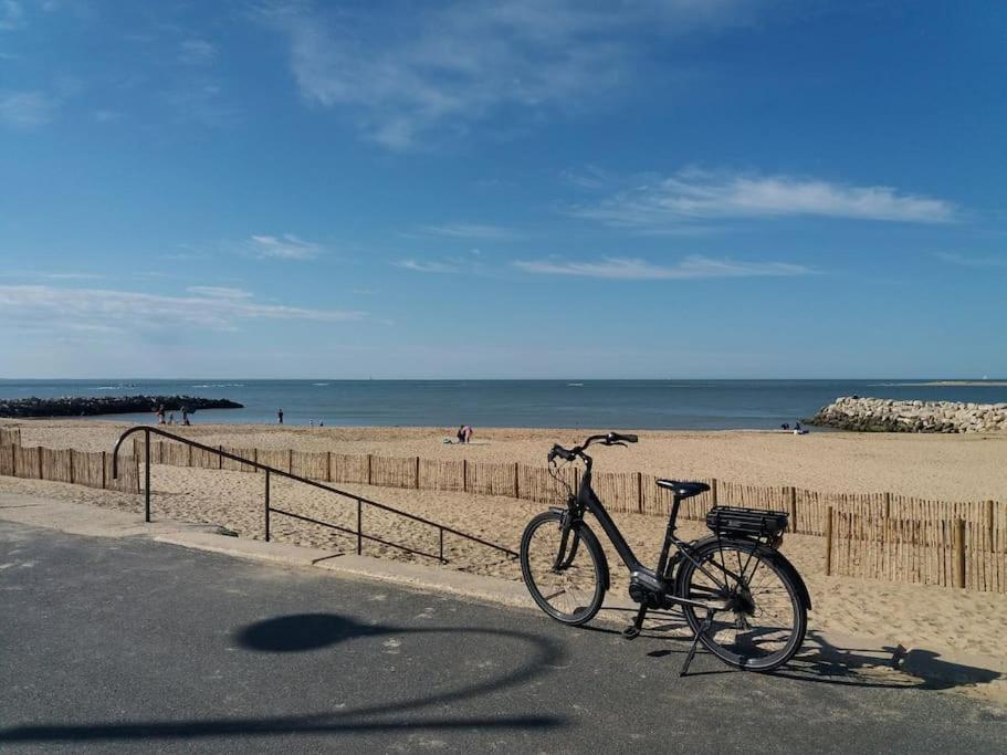 A 1km Des Plages Avec 2 Velos Elec Apartment